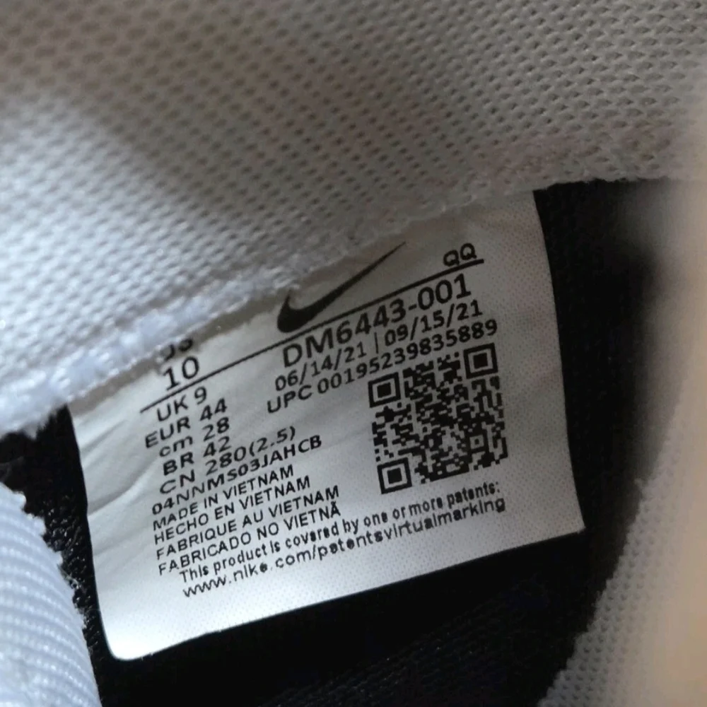 Nike Sacai x Blazer Low 'Black Patent' Men's Size 10 ( EUC )